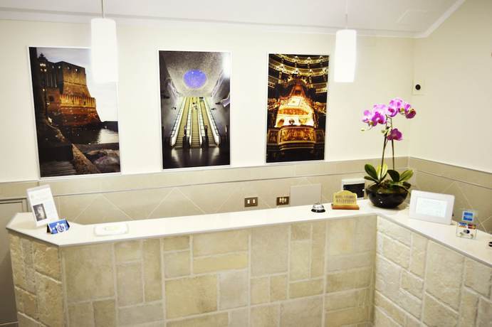 Imagen de los interiores del Hotel Colombo, N&aacute;poles. Foto 18