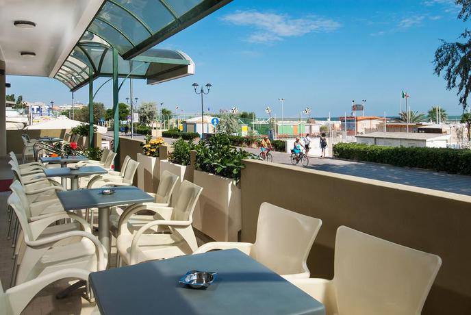Imagen de los exteriores del Hotel Colombo, Rimini. Foto 12