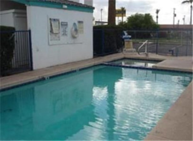Imagen de la piscina del Hotel Colonade Motel, Mesa. Foto 6