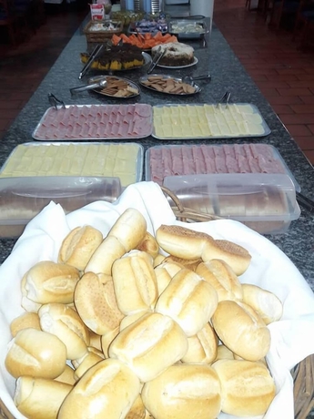 Imagen del bar/restaurante del Hotel Colonia De F&eacute;rias Sinprovesp. Foto 7