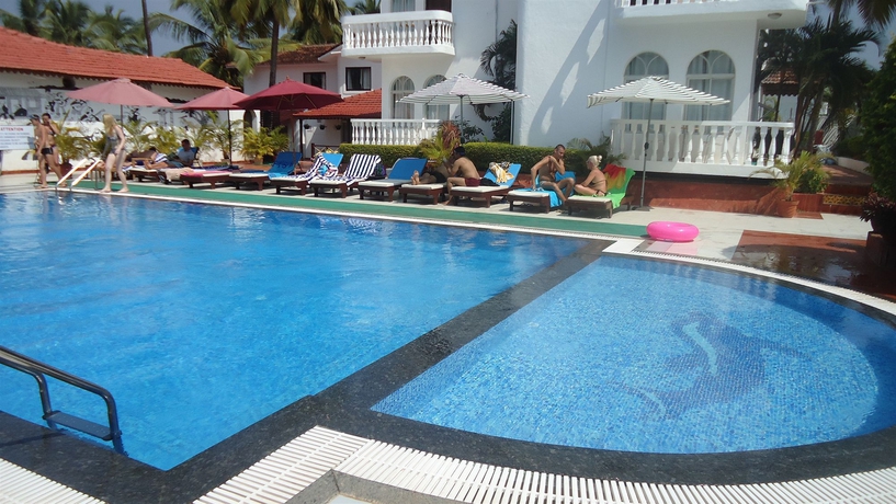 Imagen de la piscina del Hotel Colonia Santa Maria. Foto 8