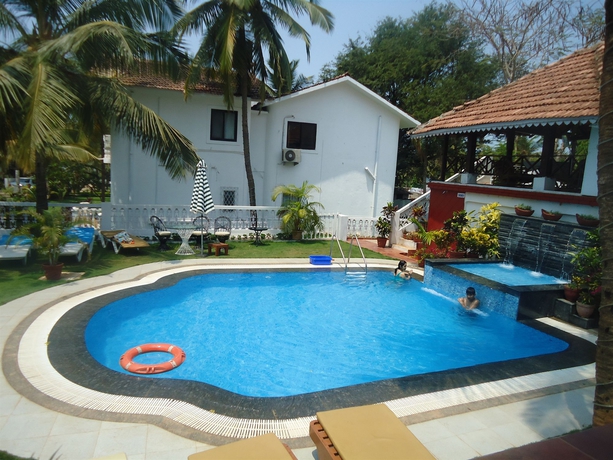 Imagen de la piscina del Hotel Colonia Santa Maria. Foto 9
