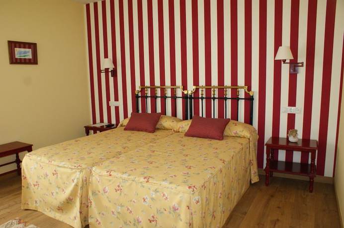 Imagen general del Hotel Colonial De Santillana. Foto 15