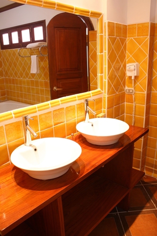 Imagen de la habitación del Hotel Colonial Granada. Foto 7