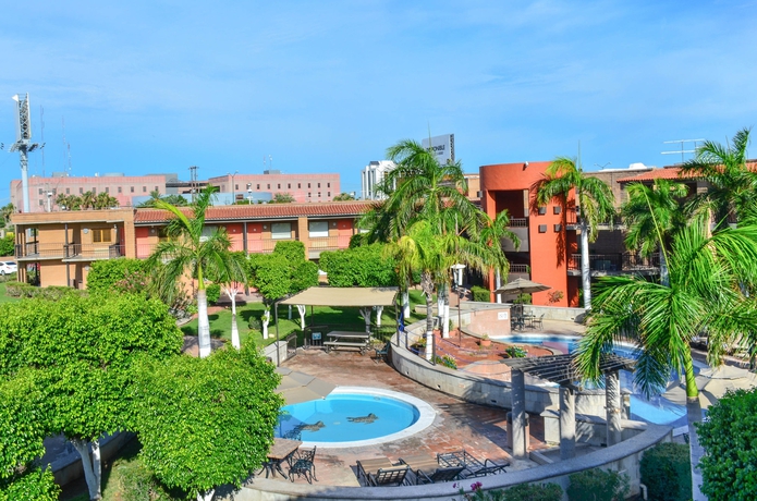 Imagen de la piscina del Hotel Colonial Hermosillo. Foto 16