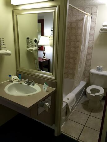 Imagen general del Hotel Colonial Inn, Brandon. Foto 8