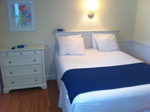 Imagen de la habitación del Hotel Colonial Inn In Harbor Springs. Foto 4