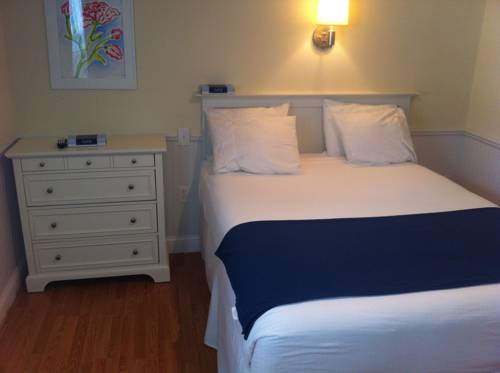 Imagen de la habitación del Hotel Colonial Inn In Harbor Springs. Foto 6