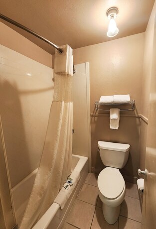 Imagen de la habitación del Hotel Colonial Inn Monahans. Foto 4