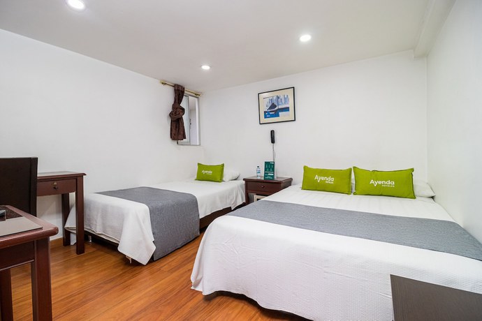 Imagen de la habitación del Hotel Colonial Internacional. Foto 15