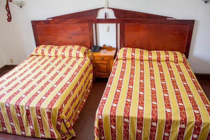 Imagen de la habitación del Hotel Colonial, Manzanillo. Foto 2