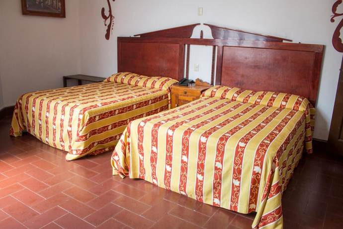 Imagen de la habitación del Hotel Colonial, Manzanillo. Foto 6
