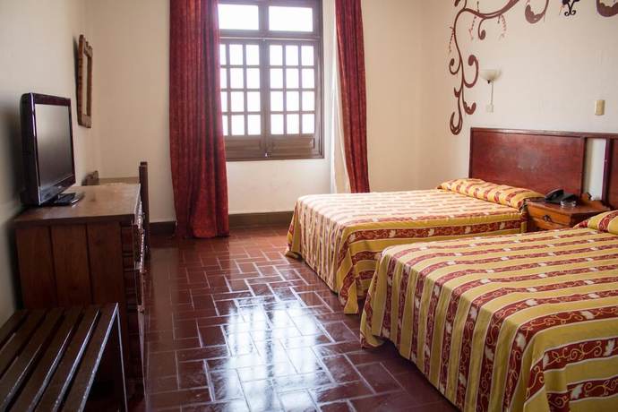 Imagen de la habitación del Hotel Colonial, Manzanillo. Foto 10