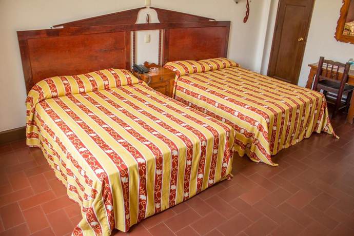 Imagen de la habitación del Hotel Colonial, Manzanillo. Foto 14