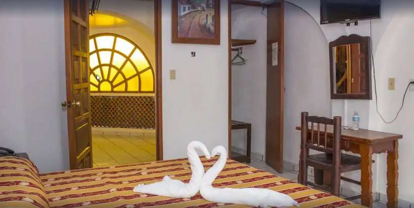 Imagen de la habitación del Hotel Colonial, Manzanillo. Foto 15