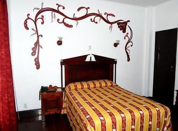 Imagen de la habitación del Hotel Colonial, Manzanillo. Foto 17