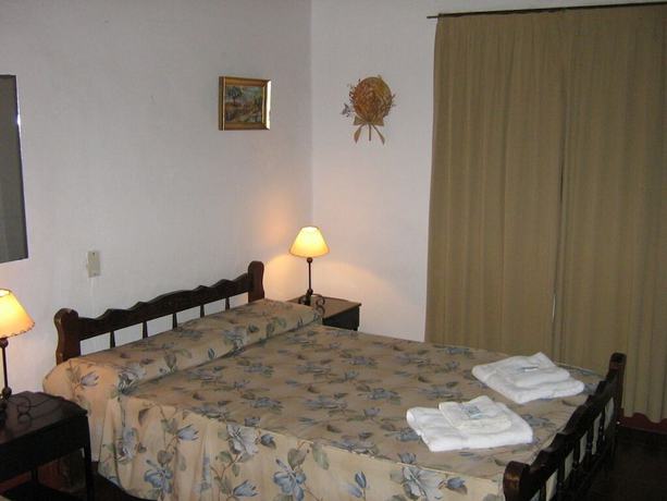 Imagen de la habitación del Hotel Colonial, Merlo. Foto 13