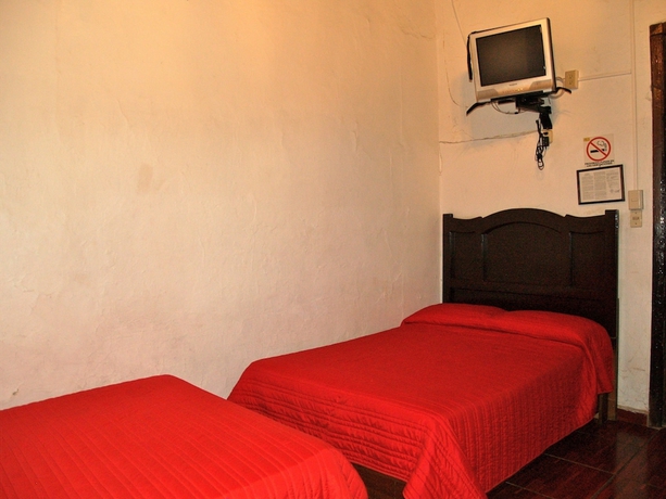 Imagen de la habitación del Hotel Colonial, Morelia. Foto 5