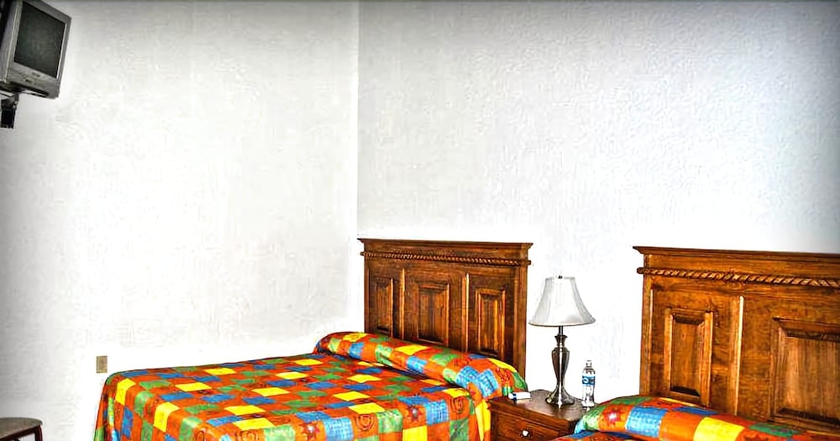 Imagen de la habitación del Hotel Colonial, Morelia. Foto 7