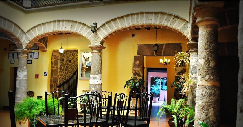 Imagen de los interiores del Hotel Colonial, Morelia. Foto 14