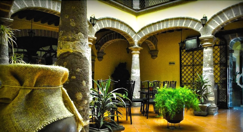 Imagen de los interiores del Hotel Colonial, Morelia. Foto 15