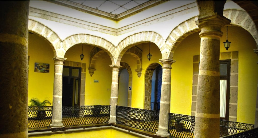Imagen de los interiores del Hotel Colonial, Morelia. Foto 16