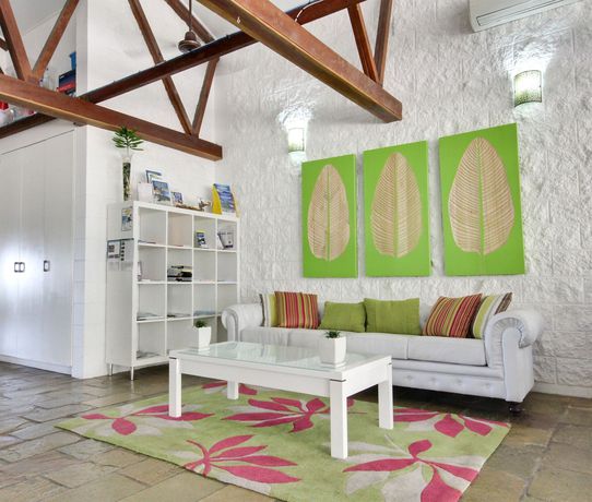 Imagen de los exteriores del Hotel Colonial Palms Motor Inn. Foto 14