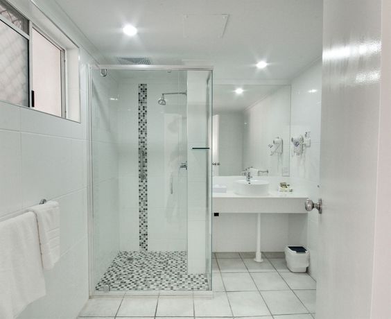 Imagen del bar/restaurante del Hotel Colonial Palms Motor Inn. Foto 3