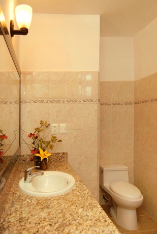 Imagen de la habitación del Hotel Colonial Playa Del Carmen. Foto 4