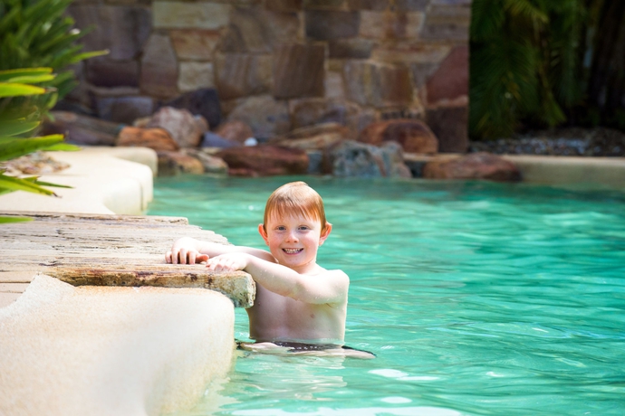 Imagen de la piscina del Hotel Colonial Resort Noosa. Foto 16