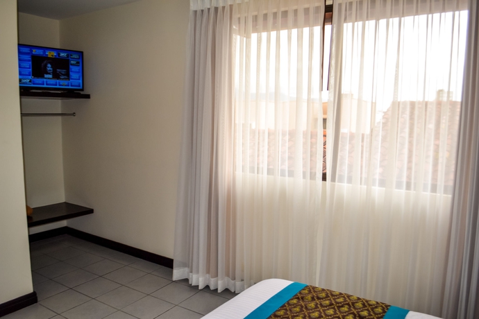 Imagen de la habitación del Hotel Colonial, San José. Foto 10