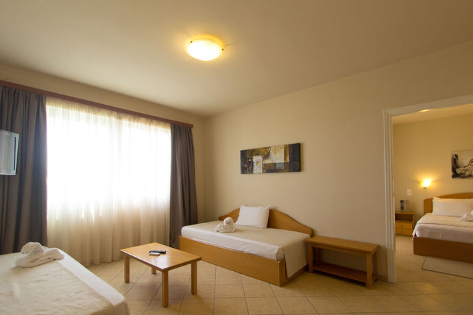 Imagen de la habitación del Hotel Colonides Beach. Foto 8