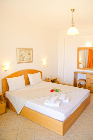 Imagen de la habitación del Hotel Colonides Beach. Foto 9