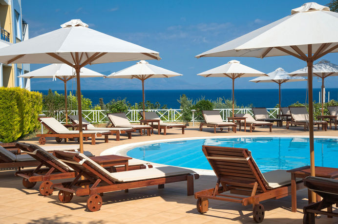 Imagen de los exteriores del Hotel Colonides Beach. Foto 10