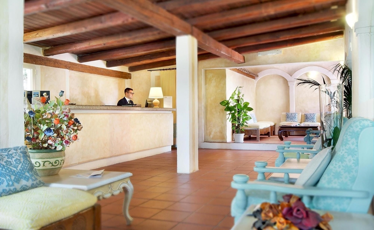 Imagen de los interiores del Hotel Colonna Du Golf. Foto 11