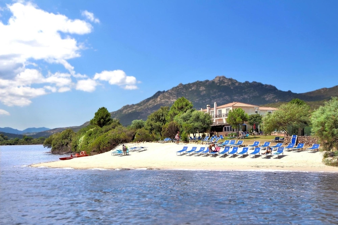 Imagen de la piscina del Hotel Colonna Du Golf. Foto 15