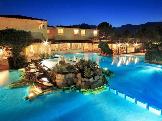 Imagen de los exteriores del Hotel Colonna Du Golf. Foto 10