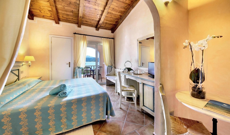 Imagen de la habitación del Hotel Colonna Du Golf. Foto 4