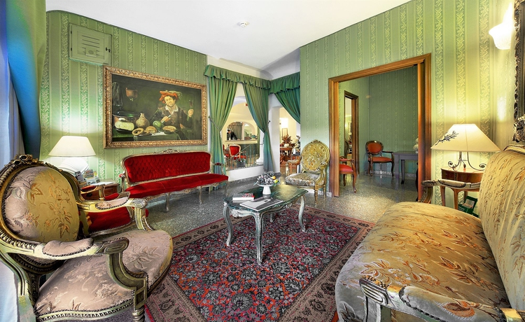 Imagen de los interiores del Hotel Colonna Palace Mediterraneo. Foto 11