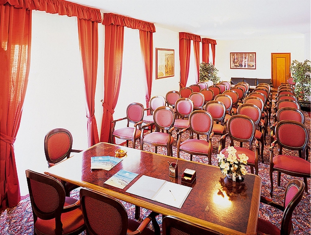 Imagen de los interiores del Hotel Colonna Palace Mediterraneo. Foto 12