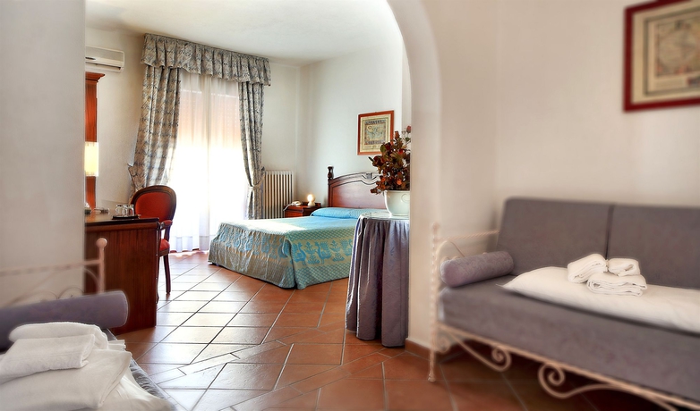 Imagen de la habitación del Hotel Colonna Palace Mediterraneo. Foto 7