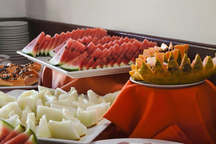 Imagen del bar/restaurante del Hotel Colonna Park, B&uacute;zios. Foto 5