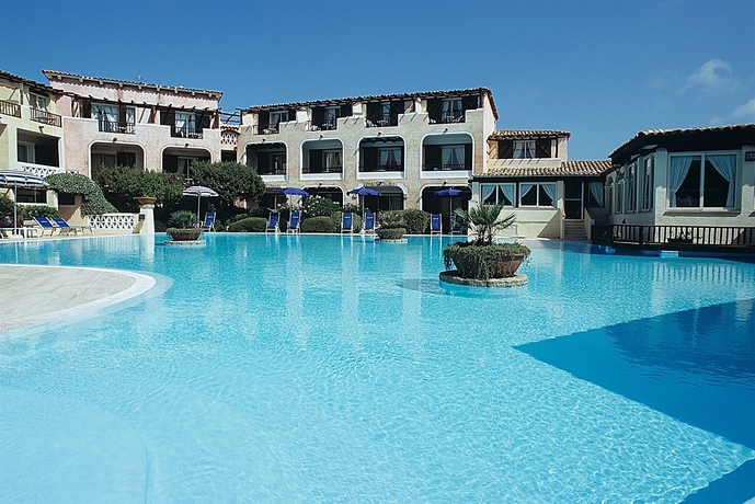 Imagen de la piscina del Hotel Colonna Park, Porto Cervo. Foto 14
