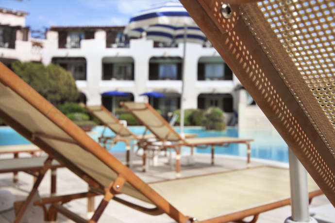 Imagen de la piscina del Hotel Colonna Park, Porto Cervo. Foto 15