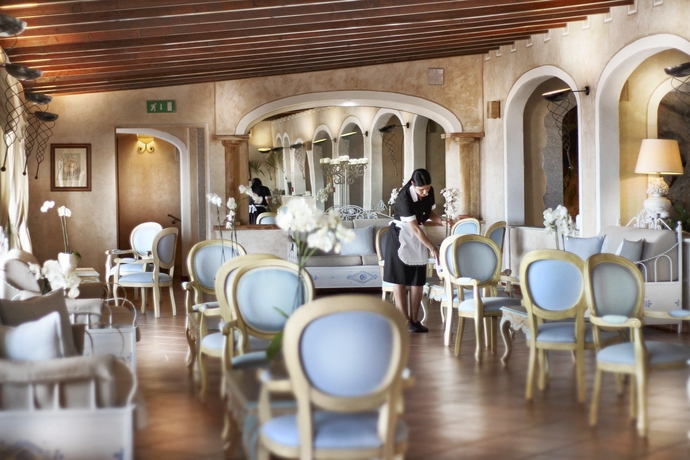 Imagen de los interiores del Hotel Colonna Resort. Foto 12