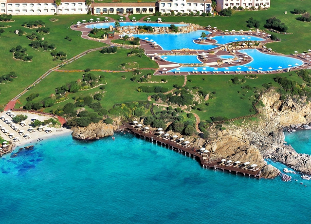 Imagen de los exteriores del Hotel Colonna Resort. Foto 8