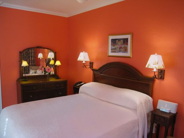 Imagen de la habitación del Hotel Colony And Caba&ntilde;a Club. Foto 10