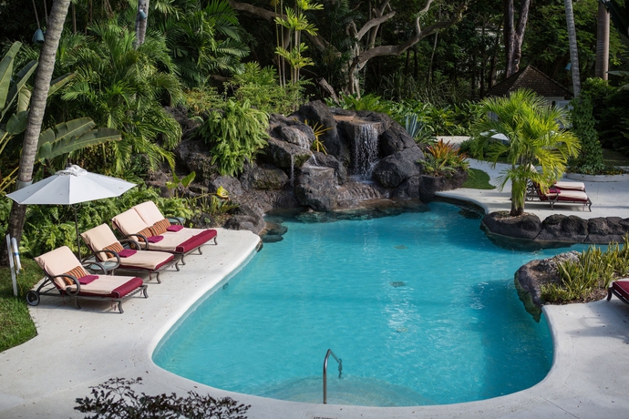 Imagen de la piscina del Hotel Colony Club By Elegant Hotels. Foto 16