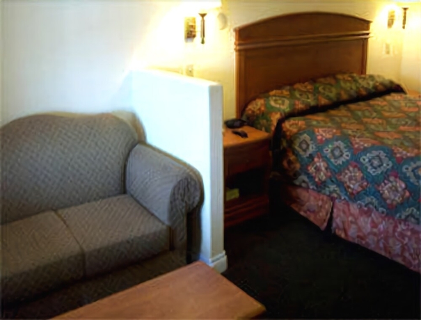 Imagen de la habitación del Hotel Colony Inn. Foto 11