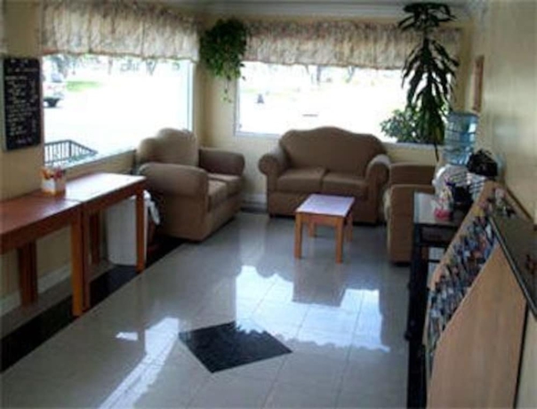 Imagen de los interiores del Hotel Colony Inn. Foto 13